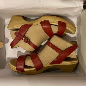 Women’s Dansko’s Size 8.5